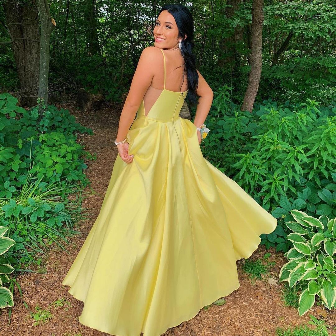 Simple clearance yellow gown